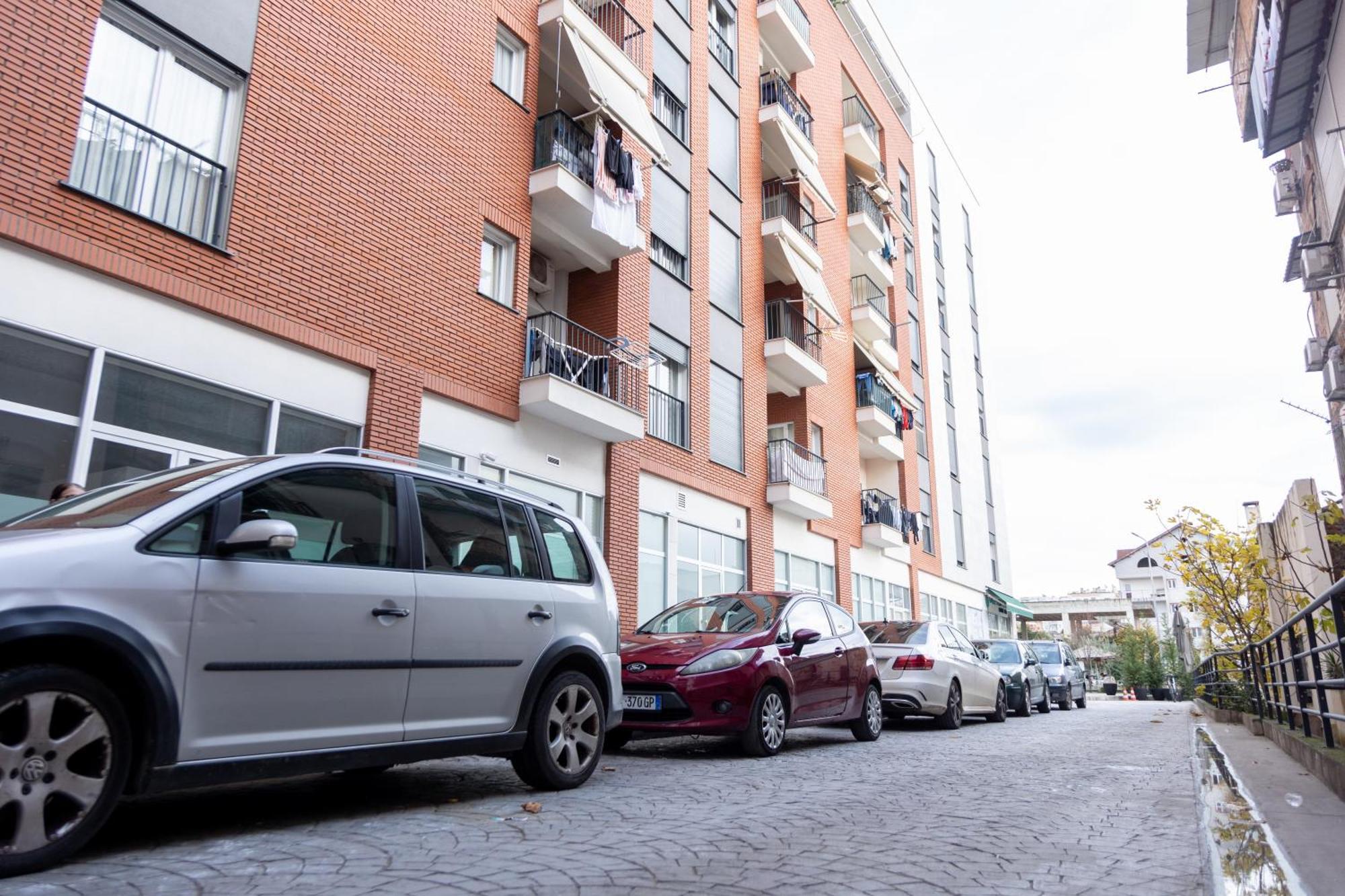 Free Parking Sudio Tirana Apartment ภายนอก รูปภาพ