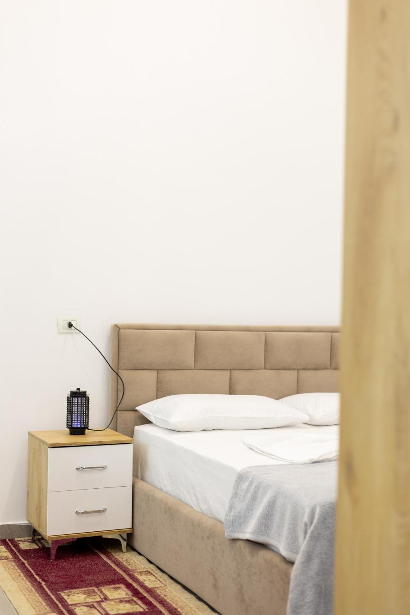 Free Parking Sudio Tirana Apartment ภายนอก รูปภาพ