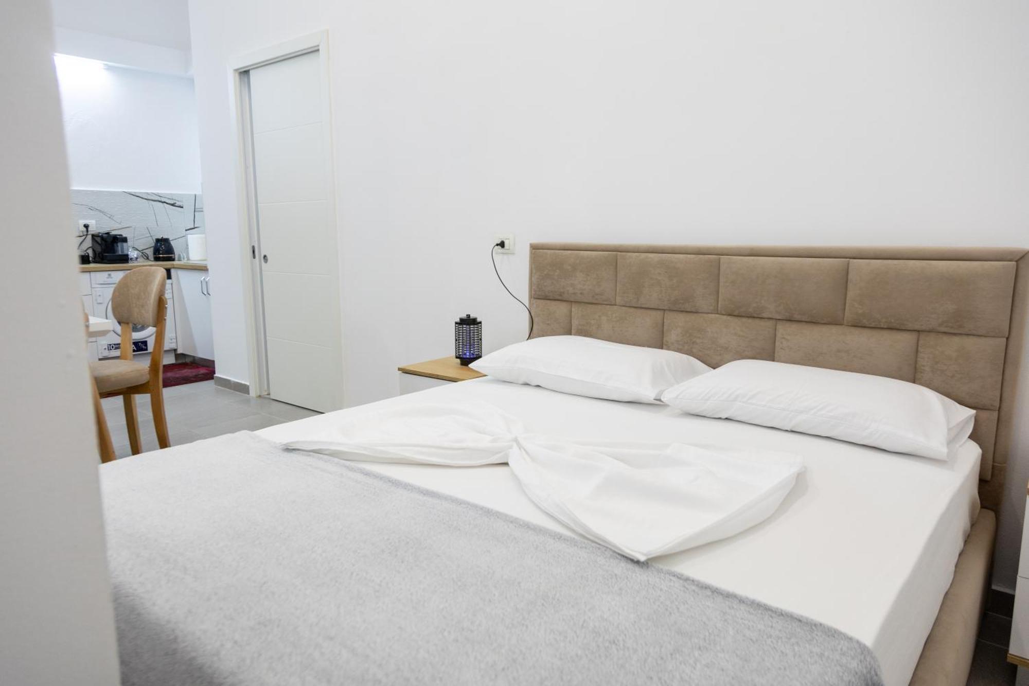 Free Parking Sudio Tirana Apartment ภายนอก รูปภาพ
